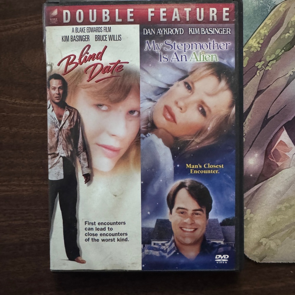 Blind Date My Stepmother Is An Alien  DVD Kim Basinger Bruce Willis Dan Aykroyd